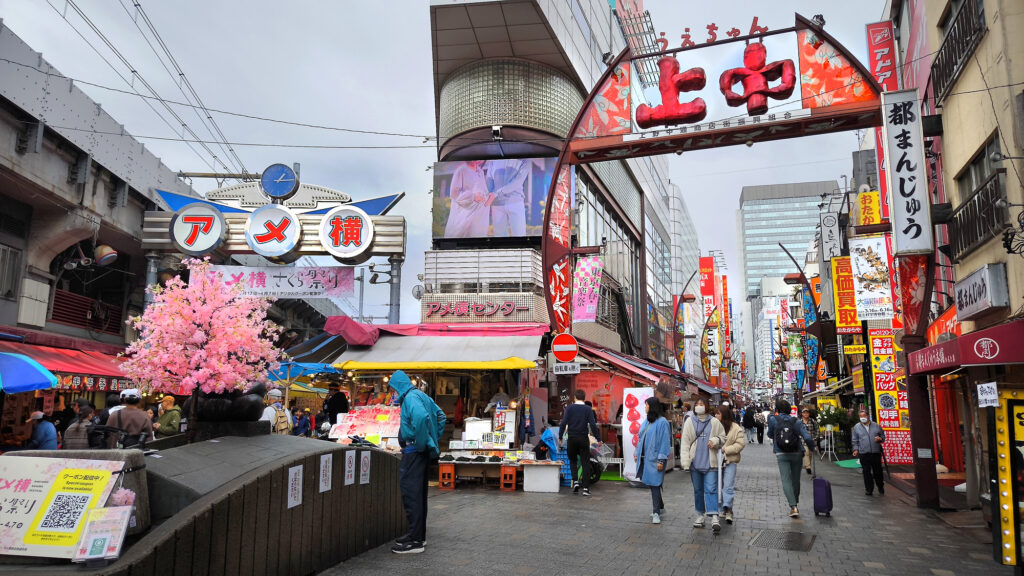 L'ingresso tipico del mercato