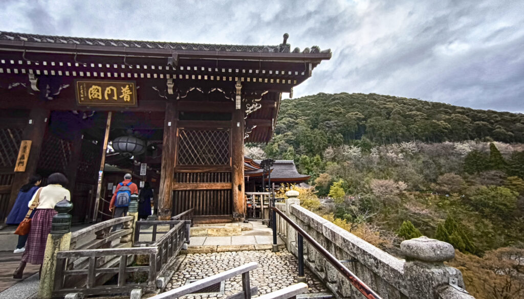Kyoto - Kiyomizu-dera - Todoroki-mon gate