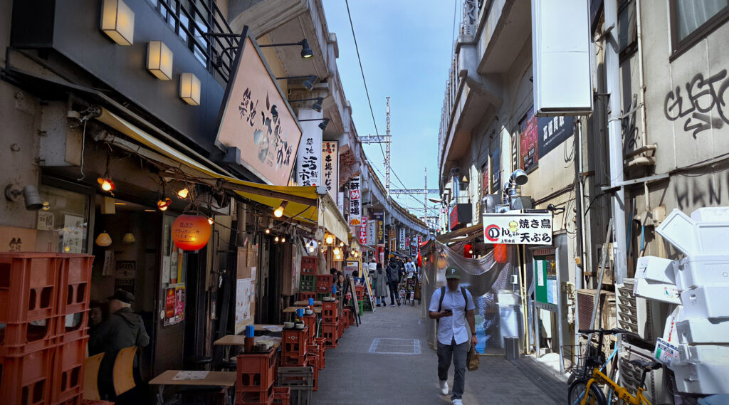 Lato sotto la sopraelevata