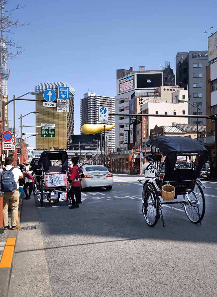 Kaminarimon dori street Asakusa