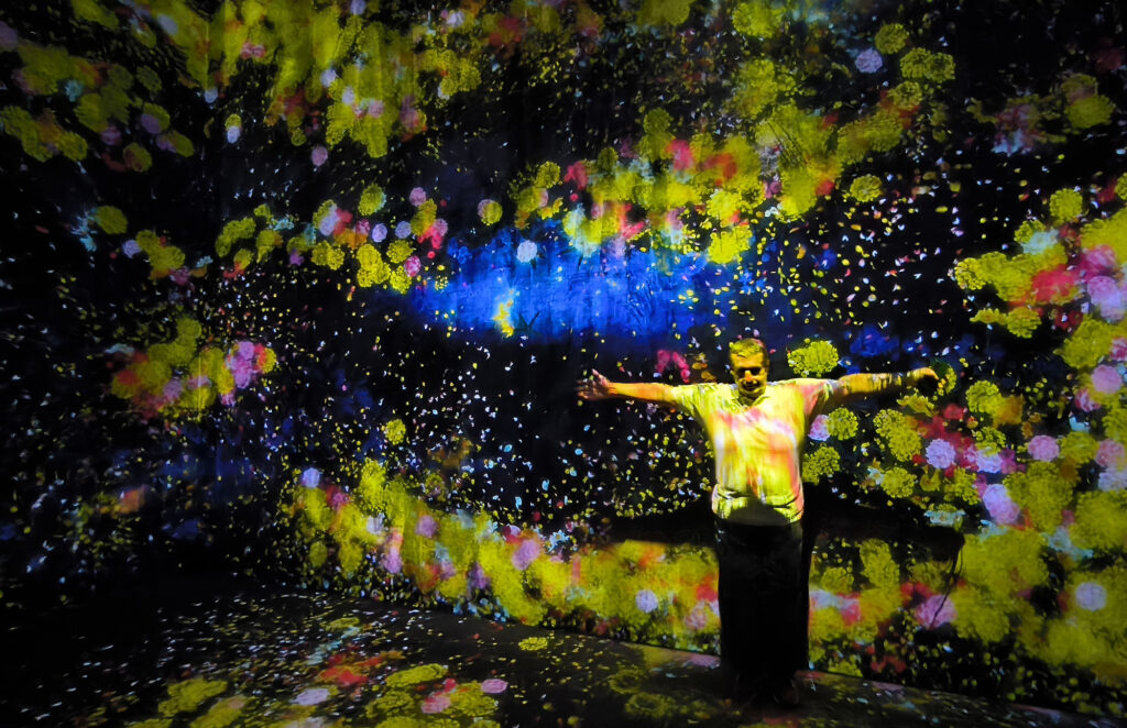 Teamlab Borderless - colors room