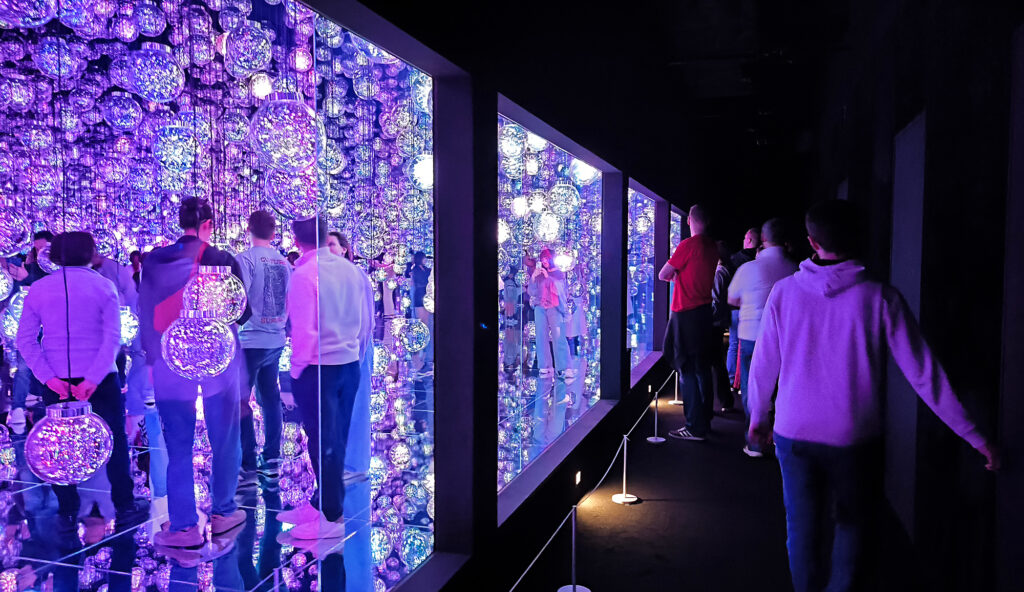 Teamlab Borderless - Bubble Universe