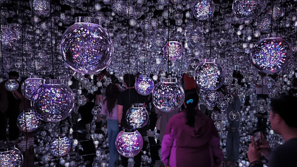 Teamlab Borderless - Bubble Universe
