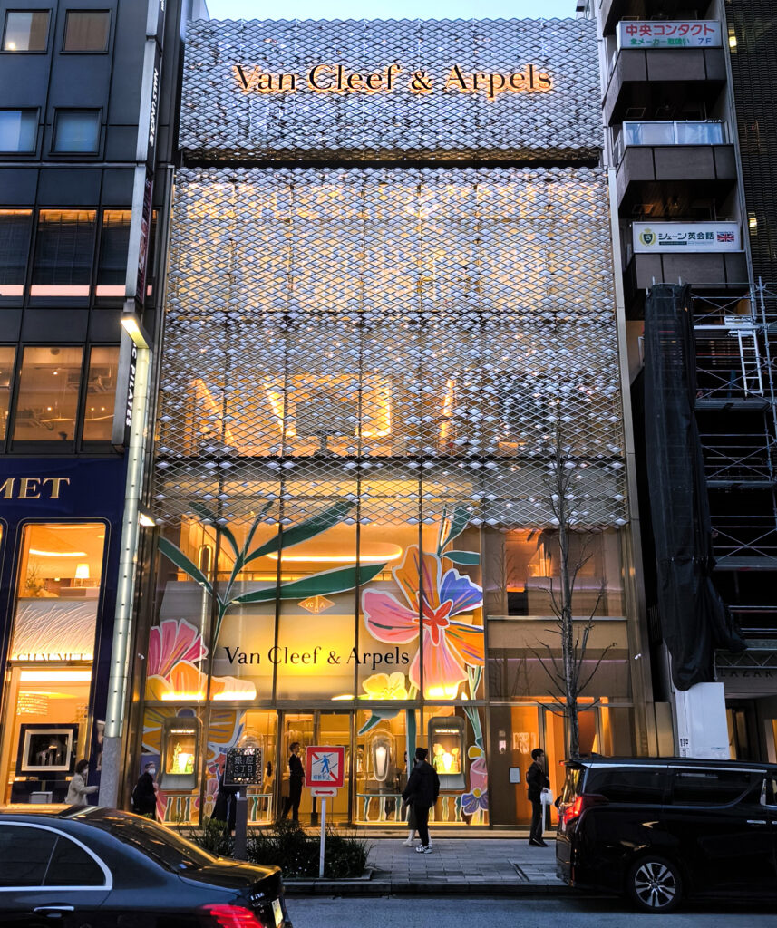 2a_Tokyo Ginza - Van Cleef & Arpels - Chuo dori