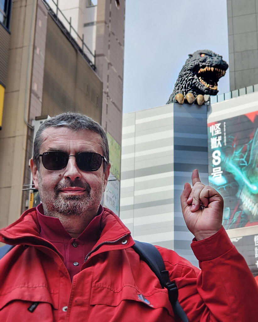 5_Tokyo Shinjuku - godzilla