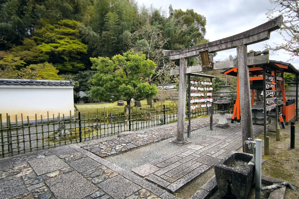 Kyoto - tipico tempietto giapponese intorno Kodaji