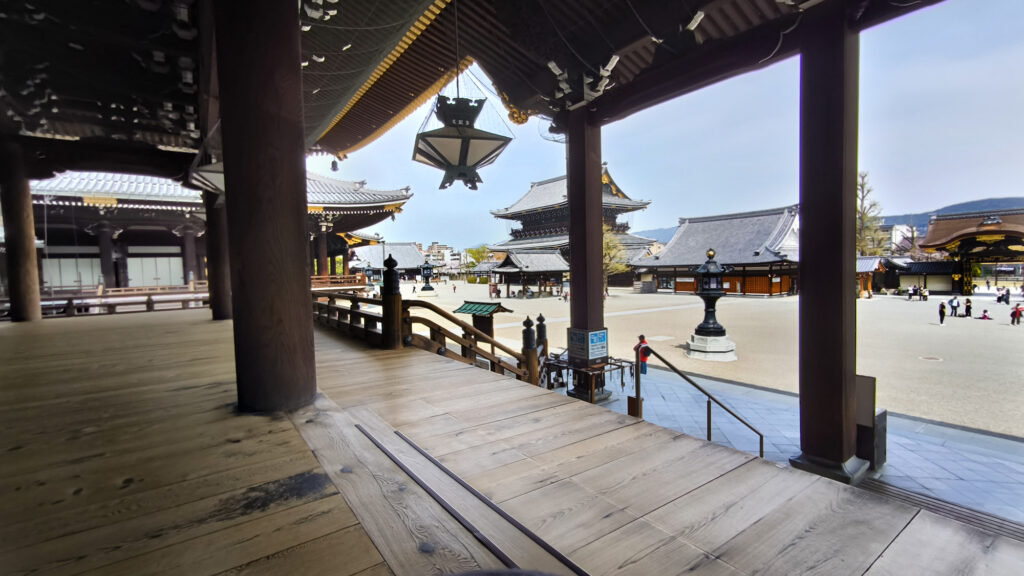 Kyoto - Higashi Honganji Shinshu Honbyo temple - sala Amida